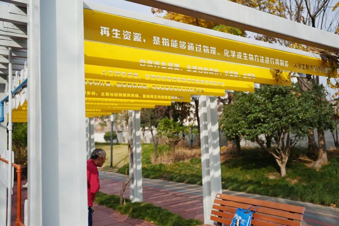 1220_131858_128.jpg 1220_131858_128.jpg