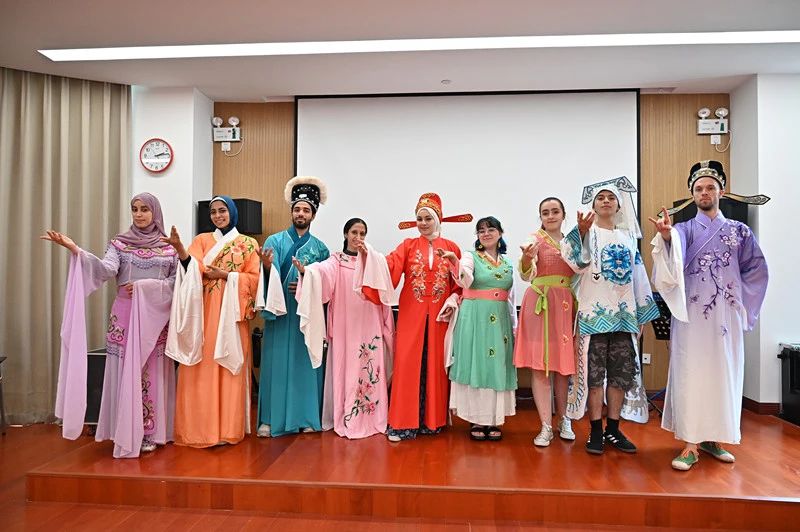 0516_125502_910.jpg 0516_125502_910.jpg