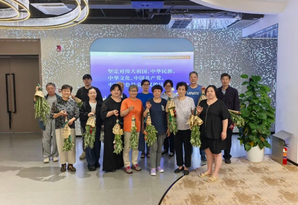 共学侨法、共话侨情、共制手作！这场“维护侨益走基层”活动走进了长寿人气楼宇商圈