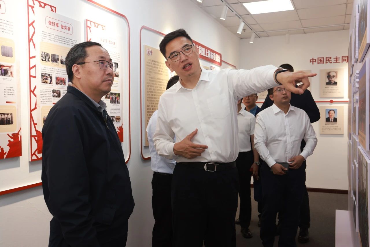 0511_084432_419.jpg 0511_084432_419.jpg