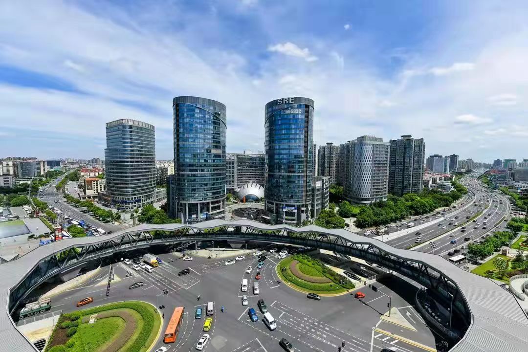 金沙江路人行天桥