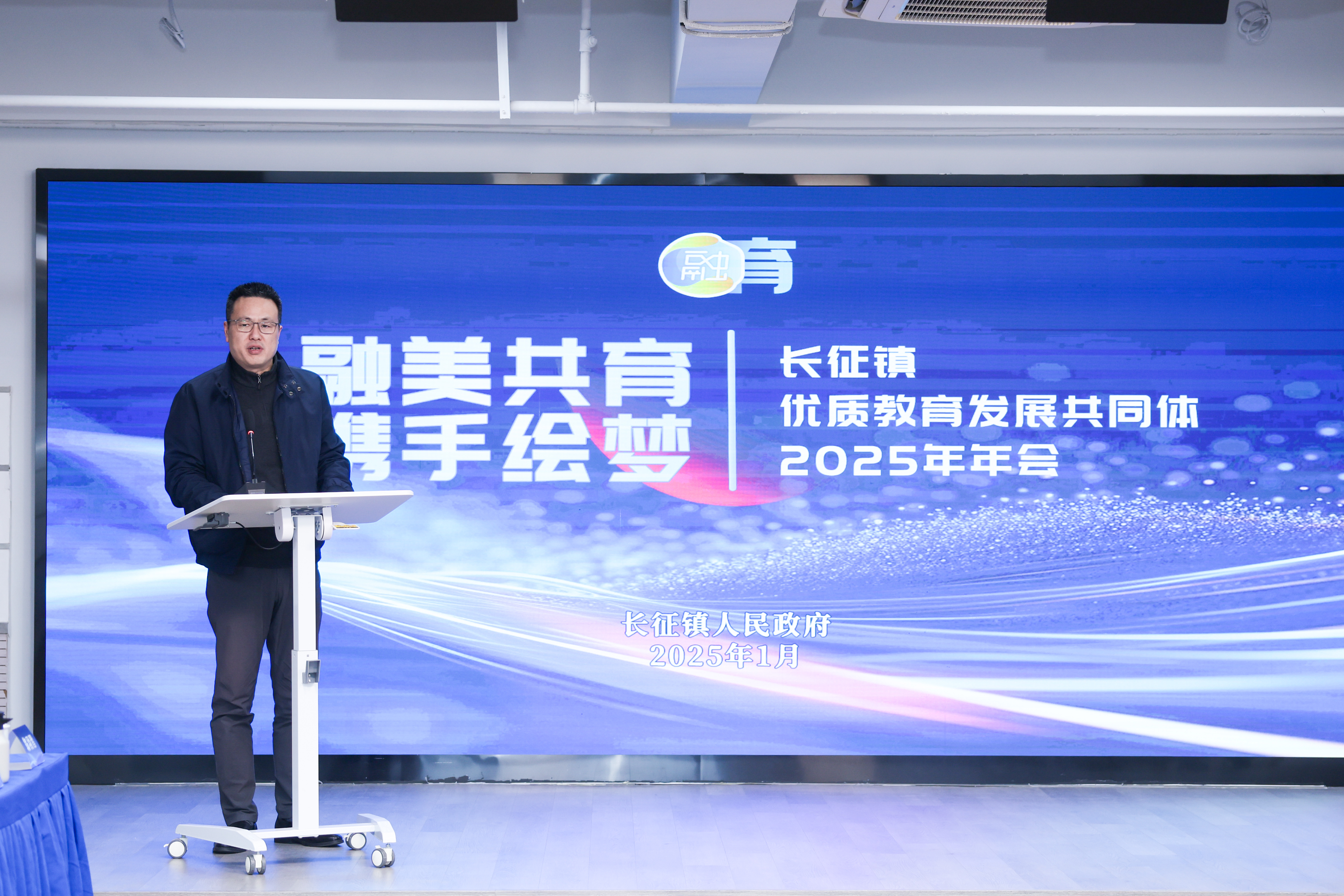 潘镇.jpg 潘镇.jpg