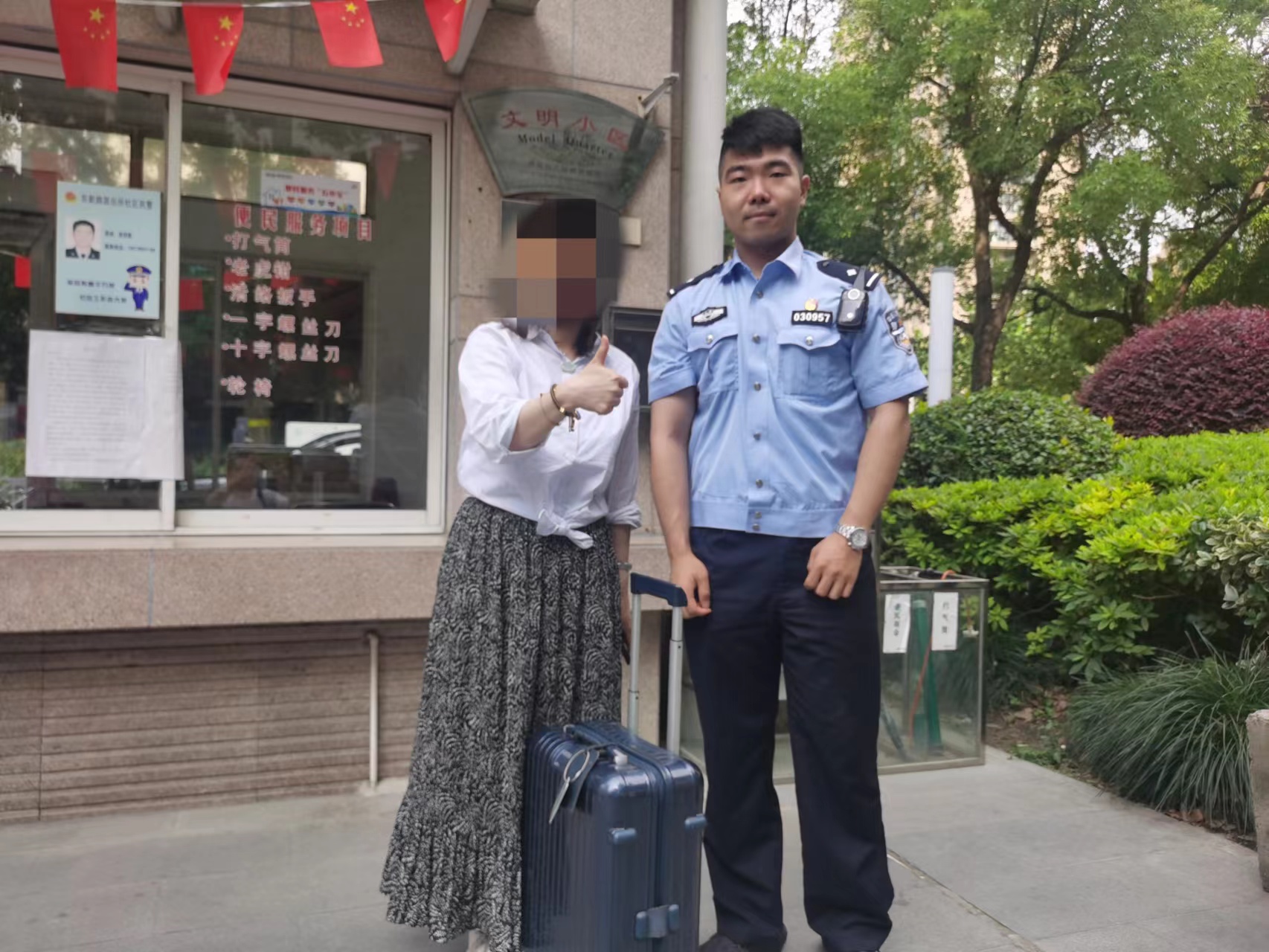 0625_083133_946.jpg 2166987daa00774faca4e498bc57645.jpg