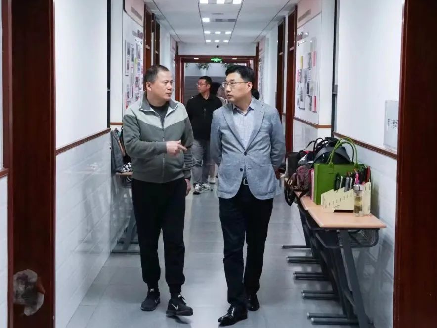 0423_090240_556.jpg 11.jpg