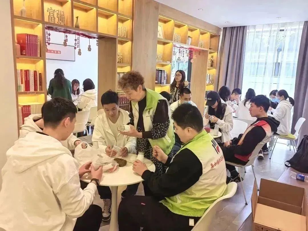 0425_085906_980.jpg 2.jpg