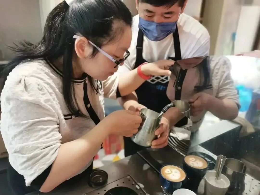 0508_162537_201.jpg 18.jpg