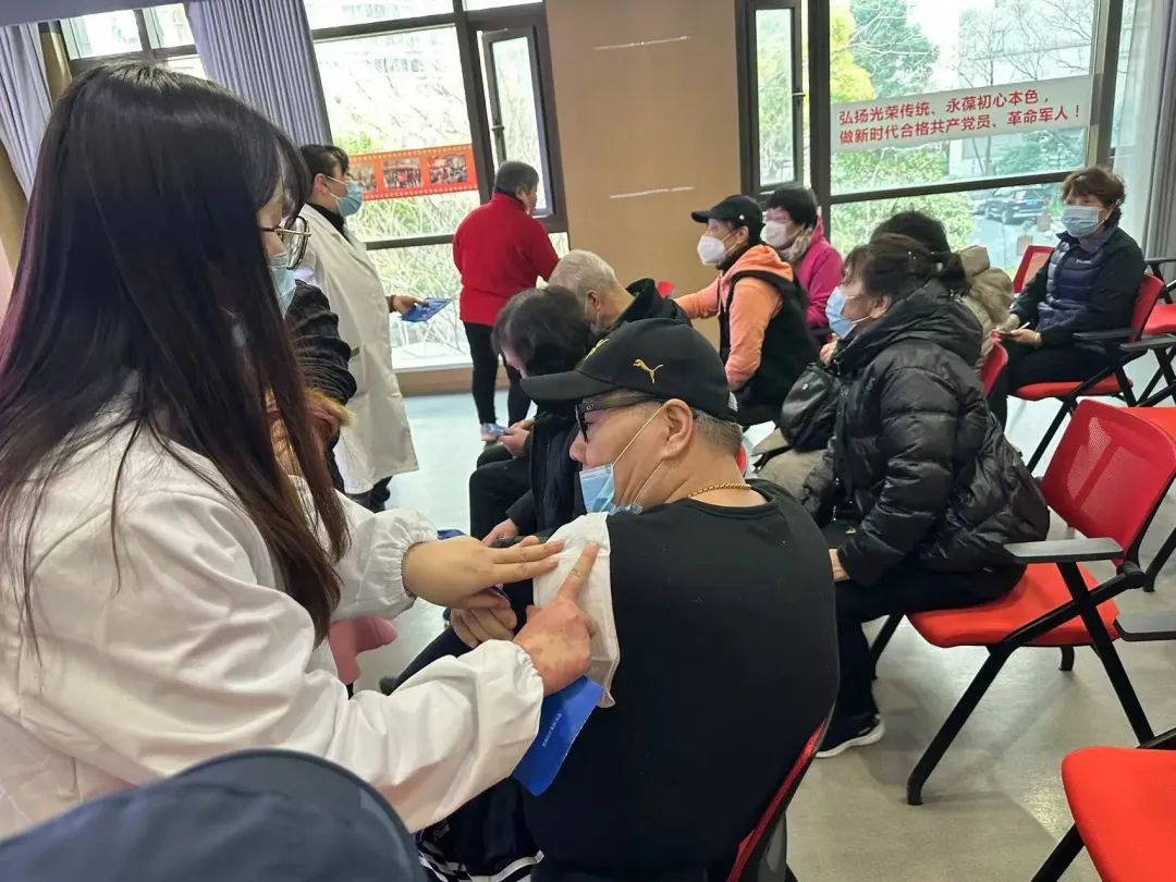 0531_141216_336.jpg 5.jpg