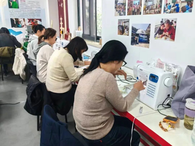 一针一线皆欢喜！甘泉社区缝纫课堂，装满居民的“小确幸”
