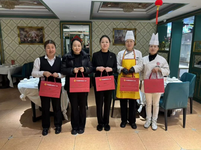 四季携手，“泉”心守护！甘泉路街道总工会开展女职工关爱月活动