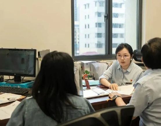 交房即办证，房屋车位双证同发！普陀开展不动产集中办证服务
