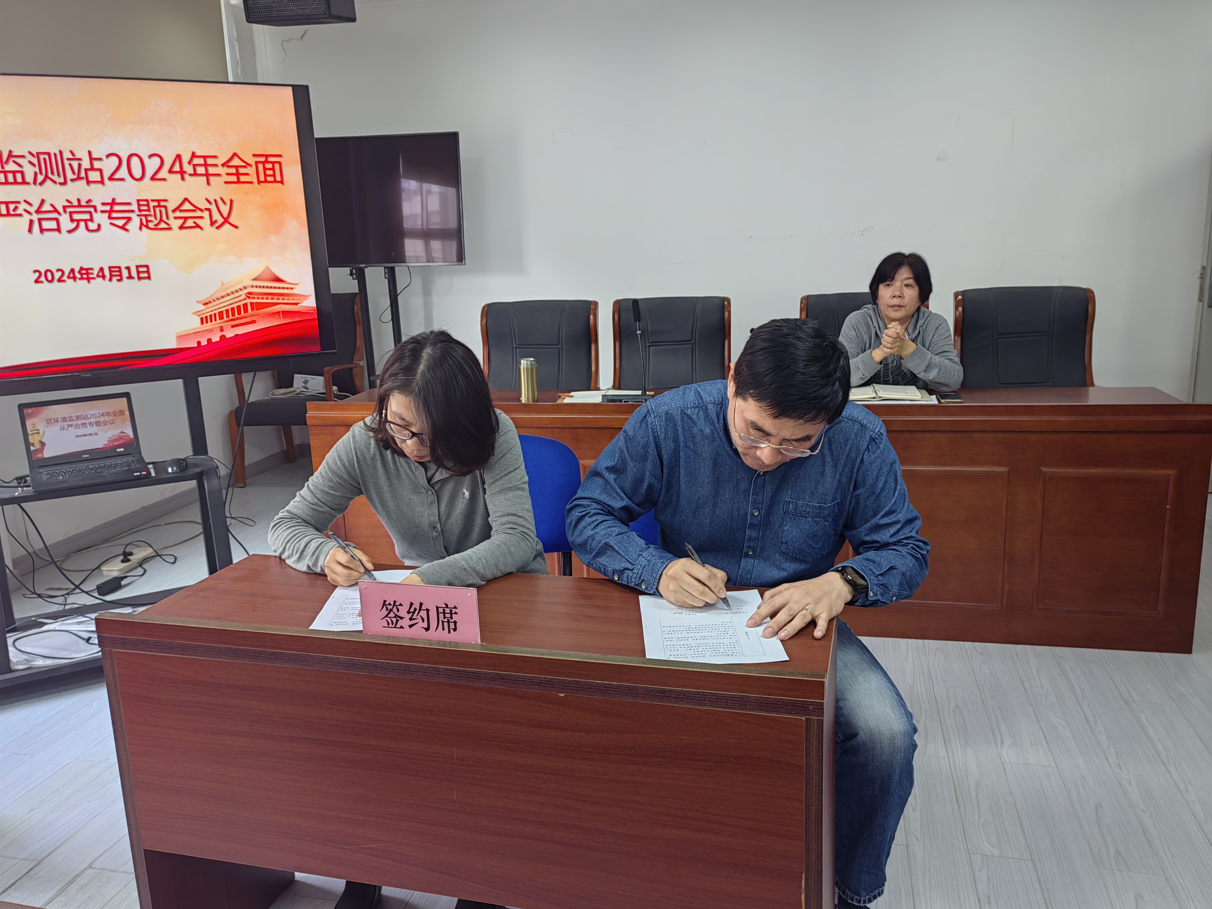 0403_151723_197.jpg 0403_151723_197.jpg