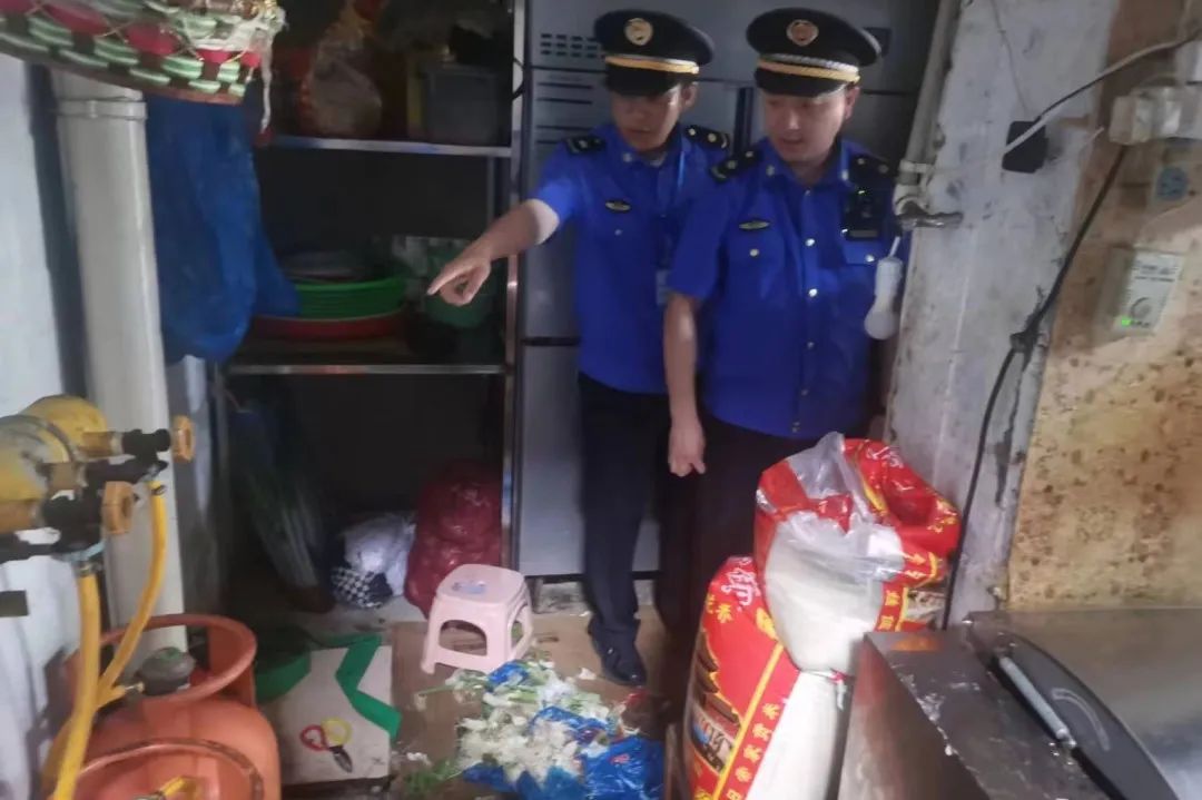 0810_135018_178.jpg 0810_135018_178.jpg