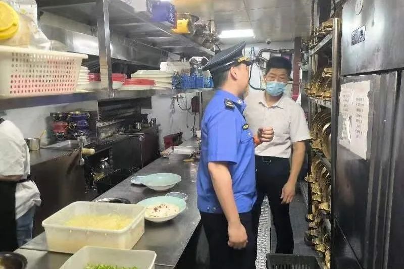 0810_135031_830.jpg 0810_135031_830.jpg