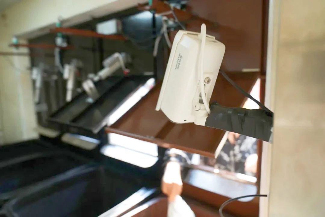 1012_143600_810.jpg 1012_143600_810.jpg