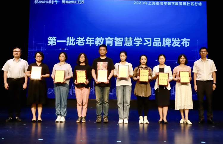 0921_132353_112.jpg 3f9026d3786d88862fc0cc566af9e089ccdfa41c.jpg