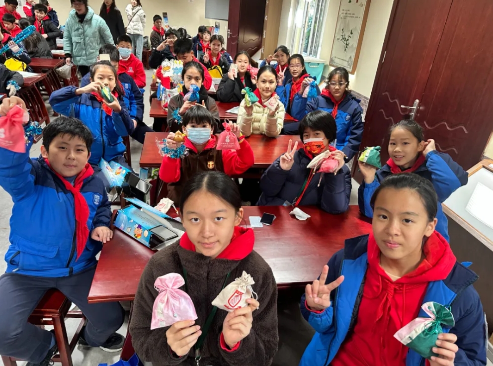 沪港澳同心、青春共前行，2025沪港澳青少年文化行走在普陀出发