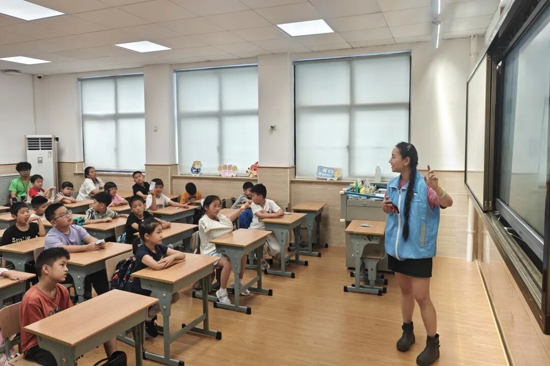 垃圾分类“童”行，绿色“暑”于你