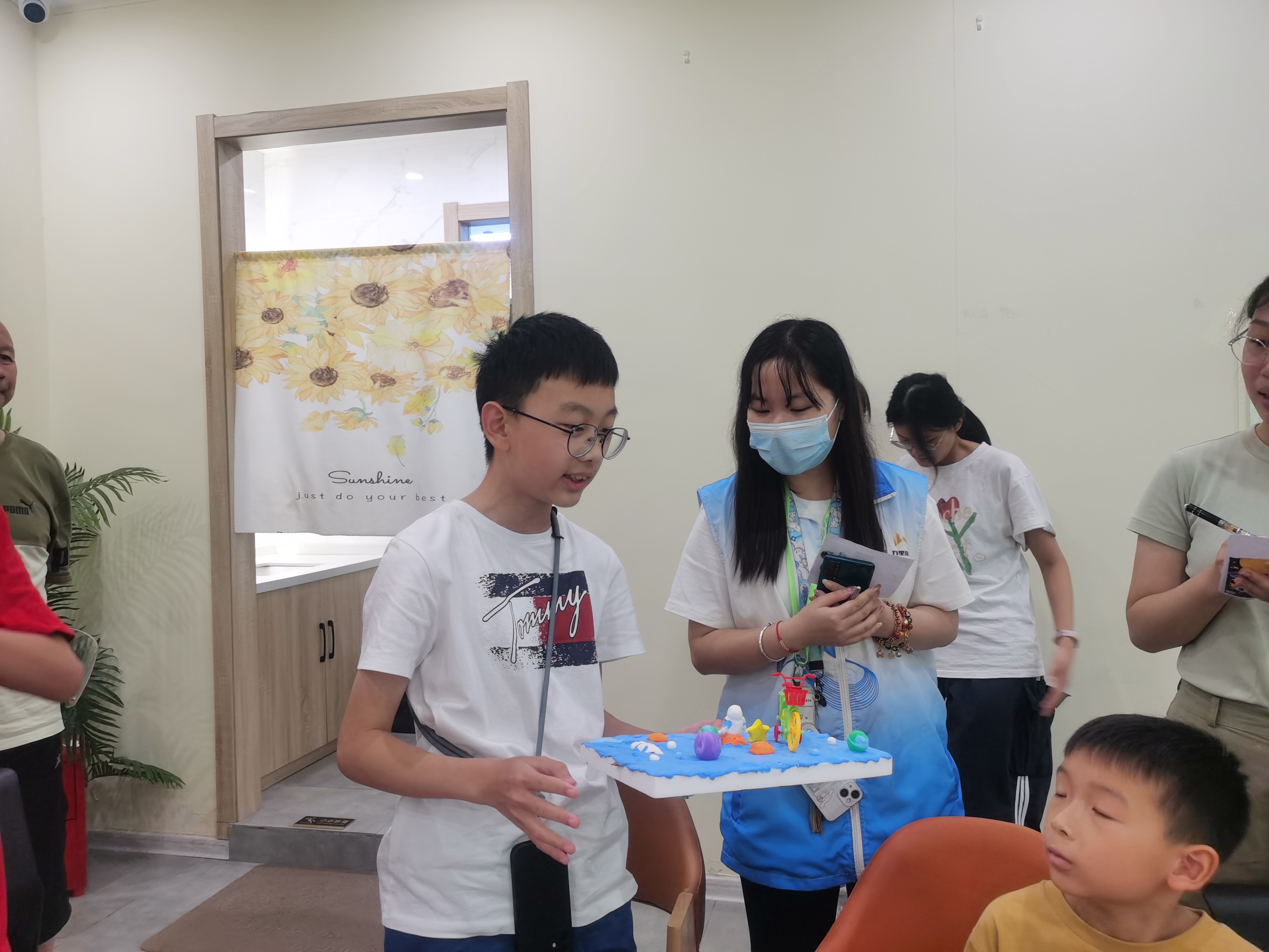 0905_125159_667.jpg 0905_125159_667.jpg