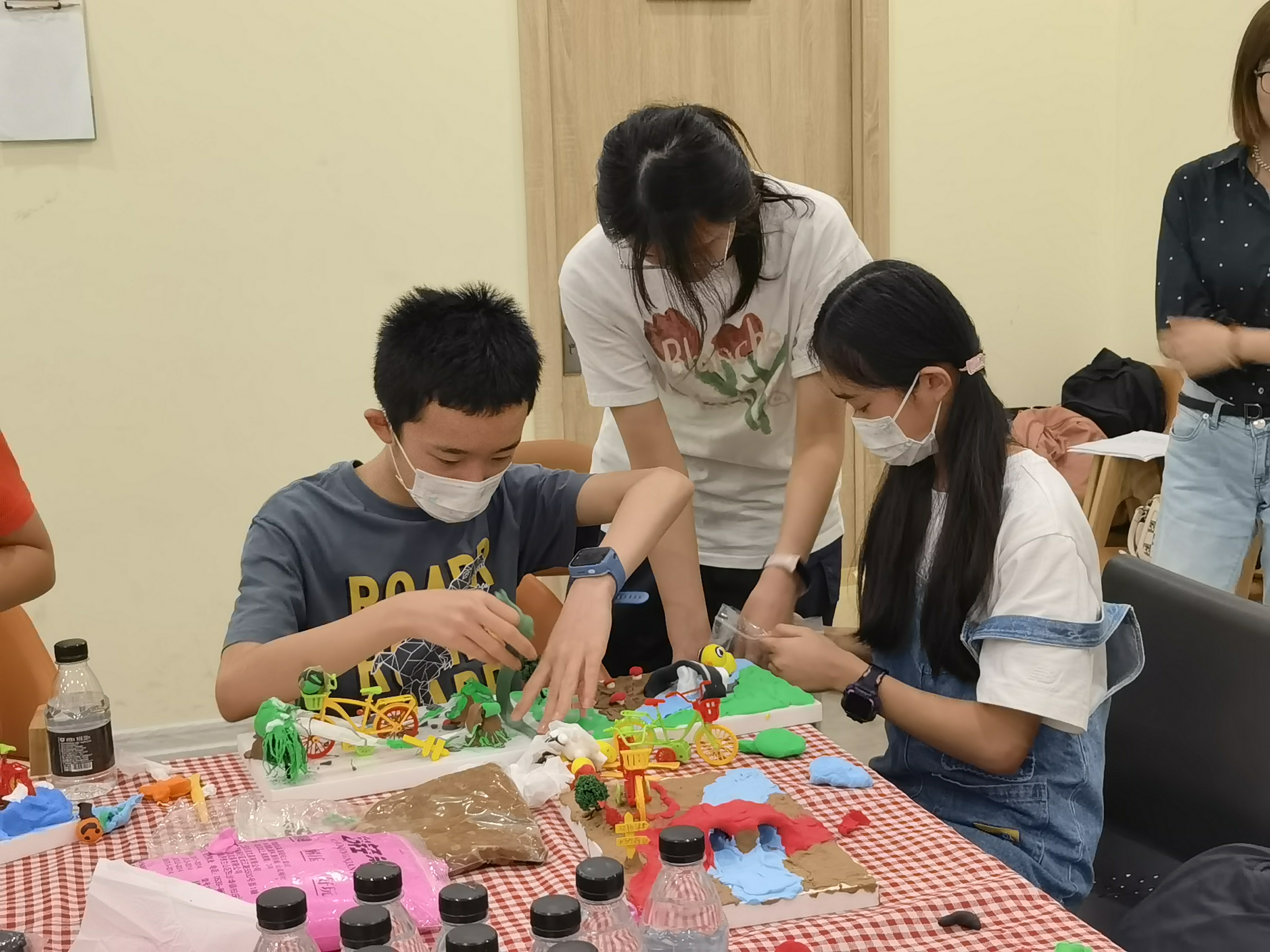 0905_125308_785.jpg 0905_125308_785.jpg