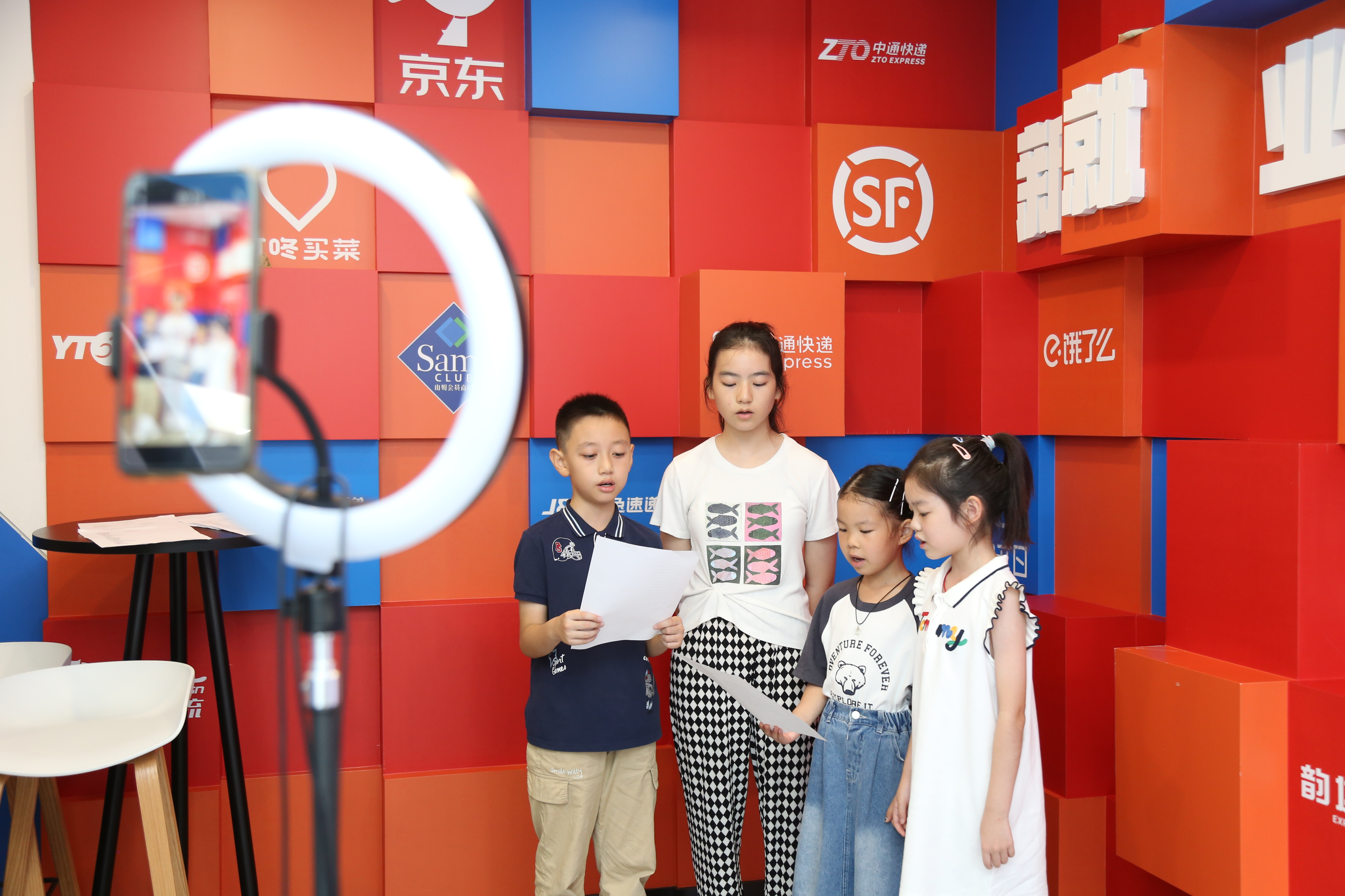 0825_125315_465.jpg 0825_125315_465.jpg