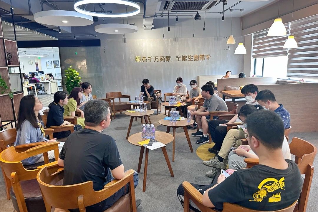 1013_100127_486.jpg 1013_100127_486.jpg