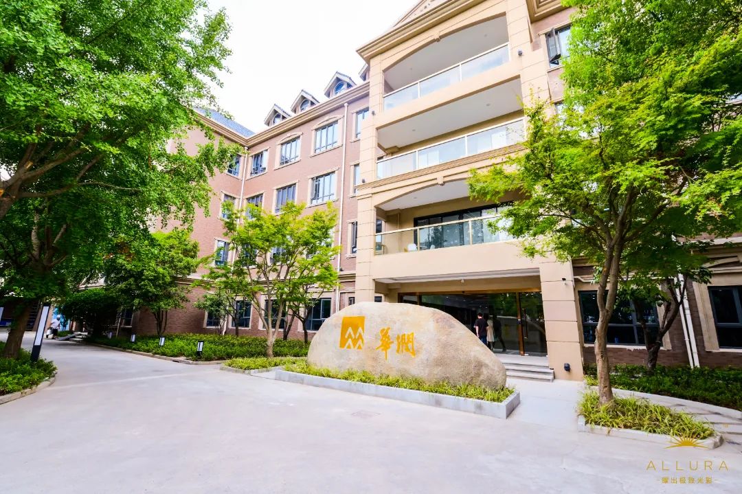 1013_101355_143.jpg 1013_101355_143.jpg