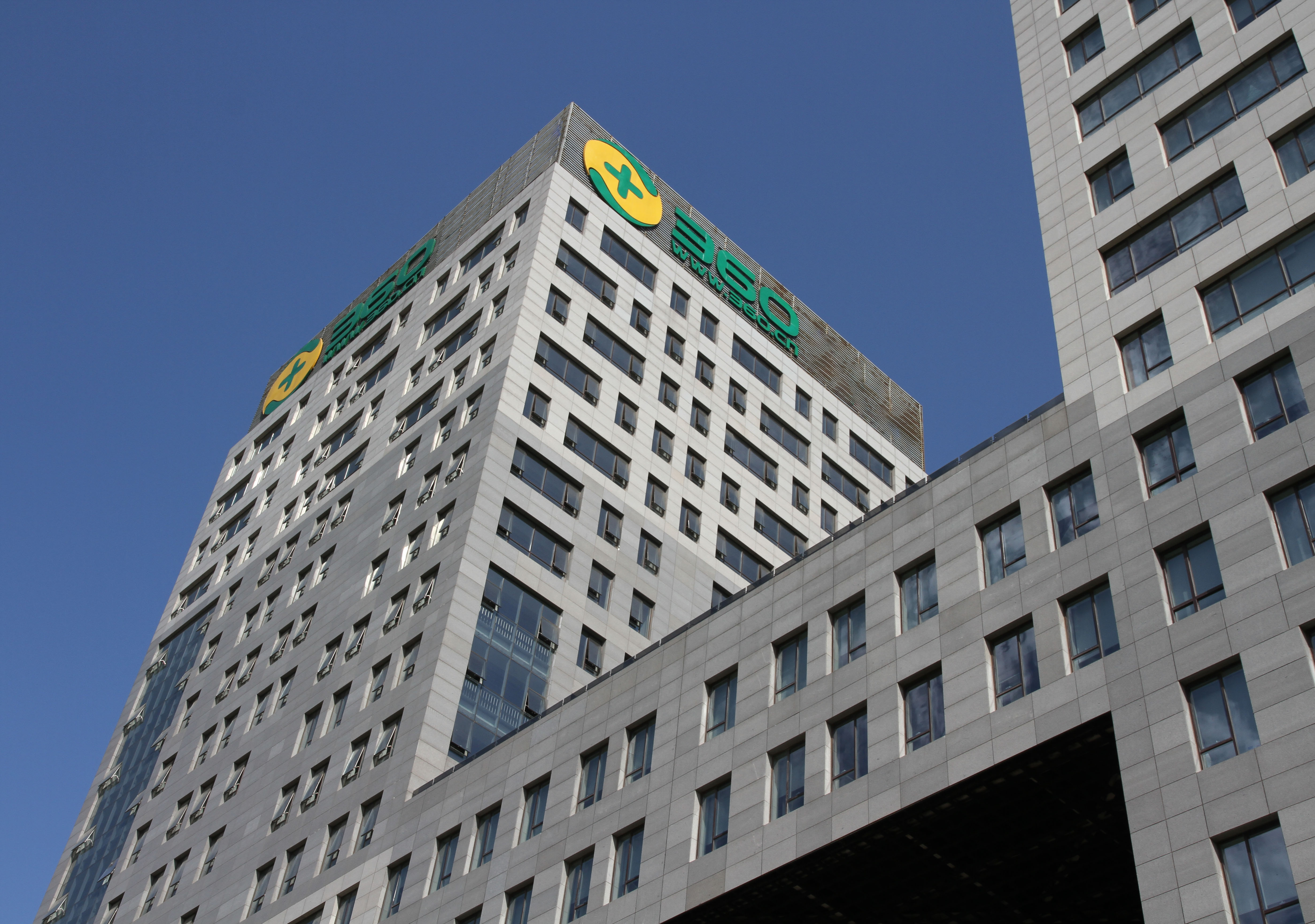 1013_131046_211.jpg 1013_131046_211.jpg