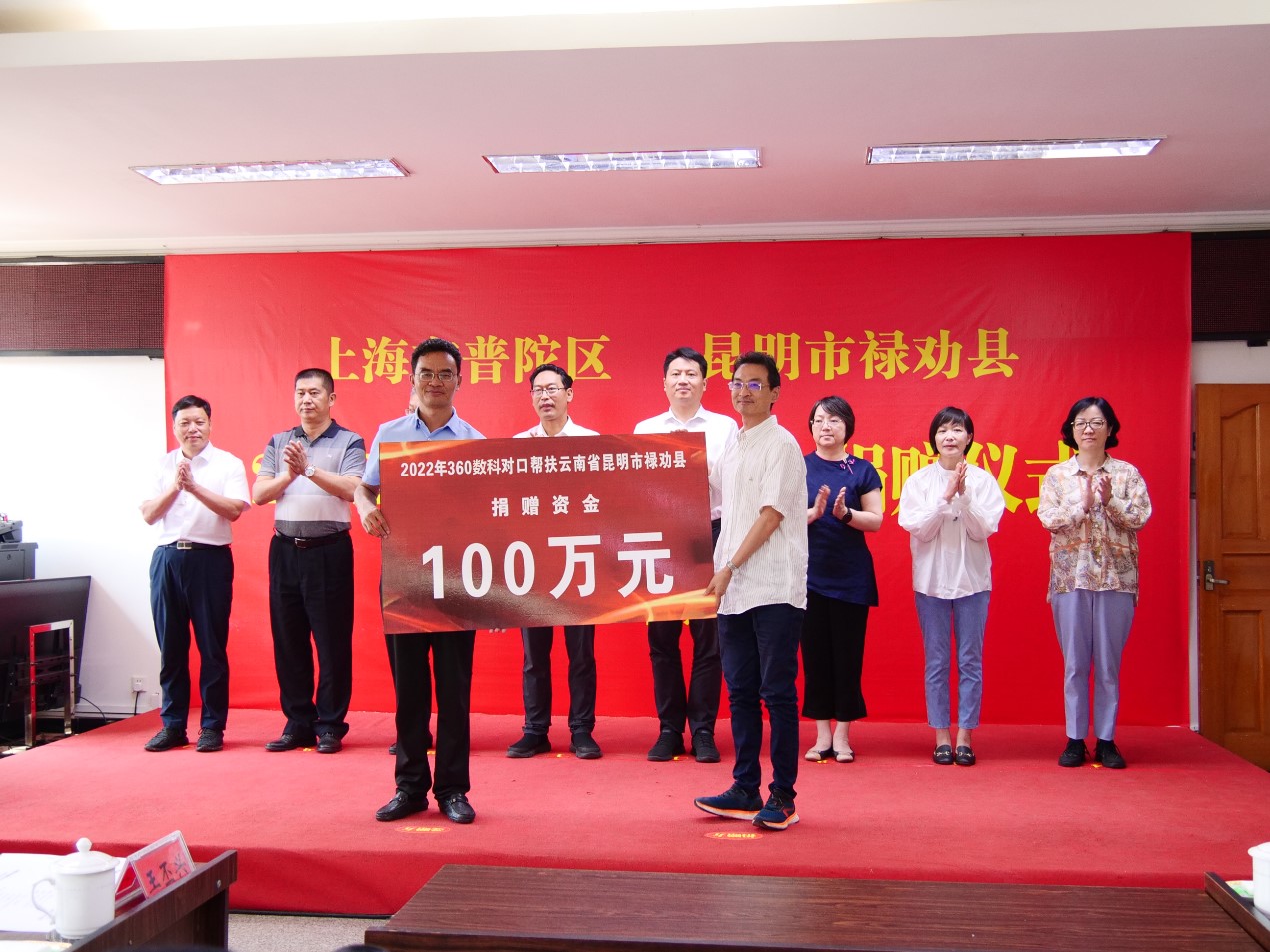 1013_131240_605.jpg 1013_131240_605.jpg