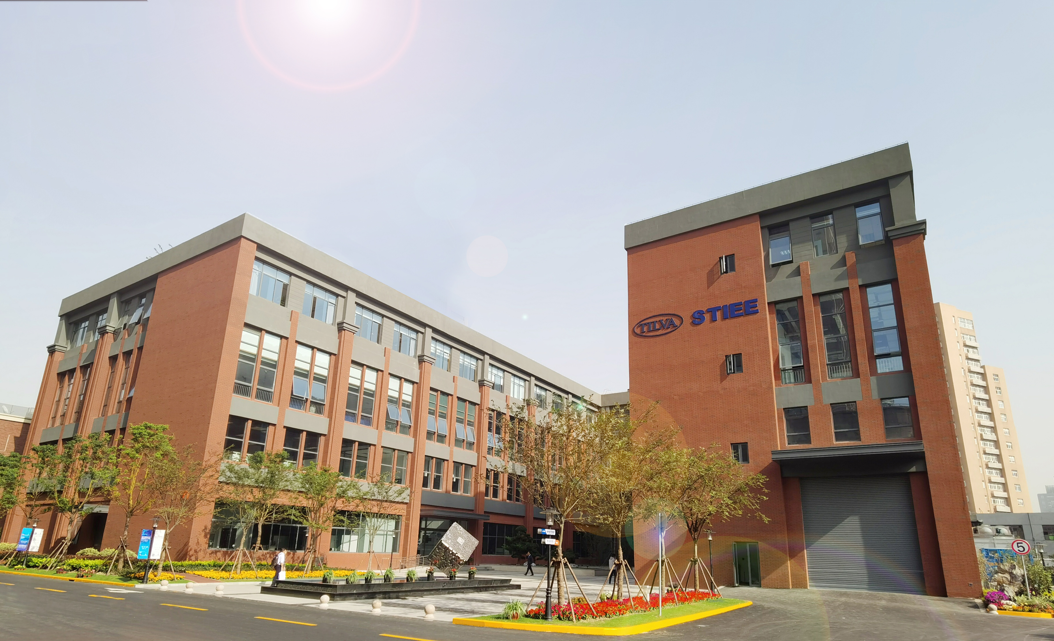 1013_135936_358.jpg 1013_135936_358.jpg