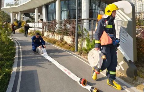“半马苏河”法治驿站消防演练护航平安年