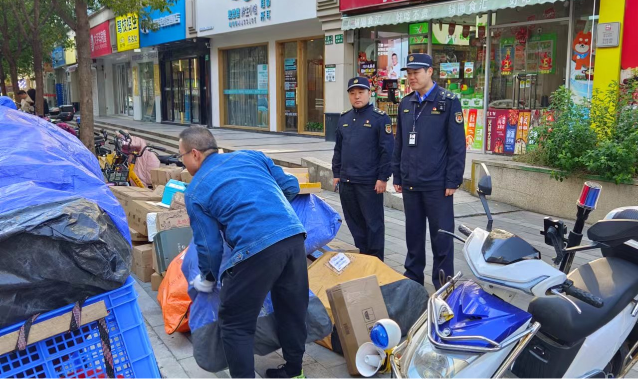治理进行时！拓宽“网格朋友圈”，万里街道跨区联动共绘品质宜居“治理秀带”