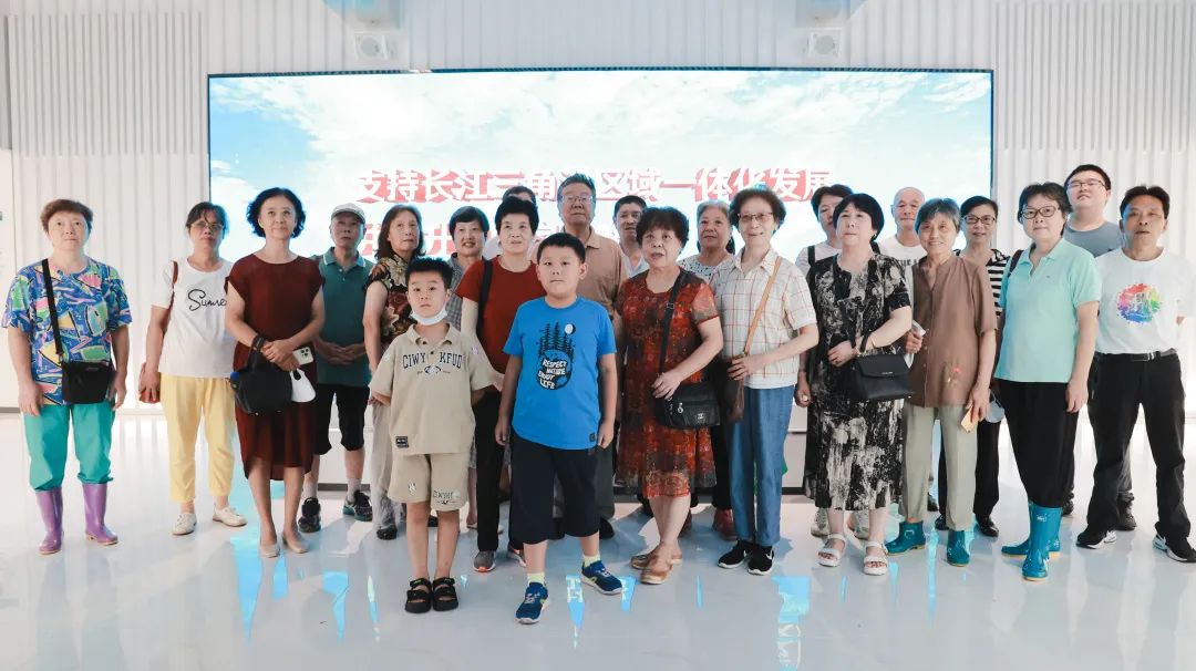 0821_085658_137.jpg 4.jpg