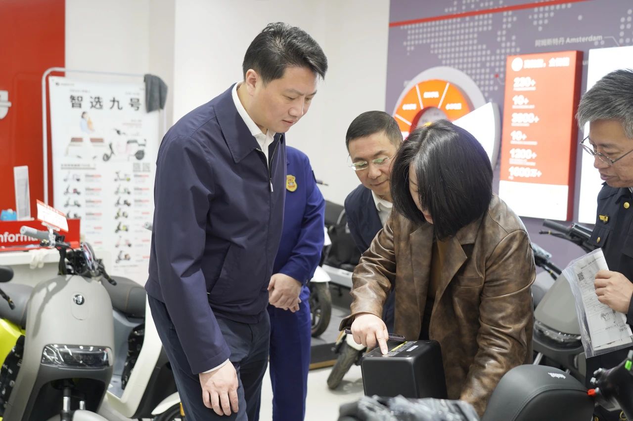 0412_091510_286.jpg 35.jpg