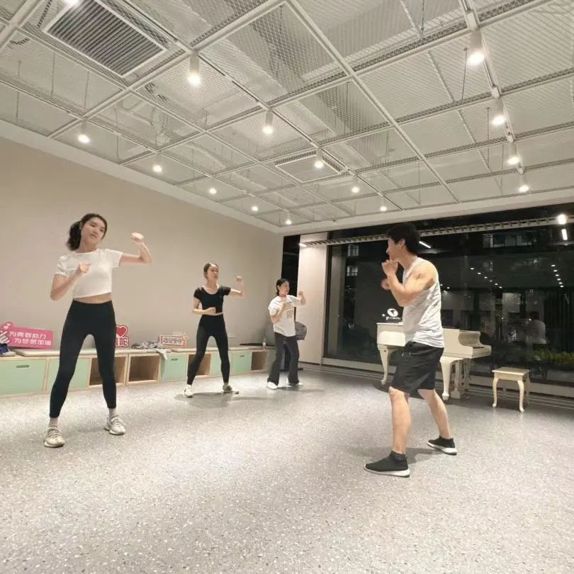 0524_081644_595.jpg 32.jpg