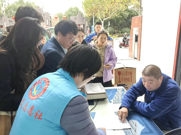 【新时代文明实践】千里暖流涌边疆！一件冬衣，两地温情