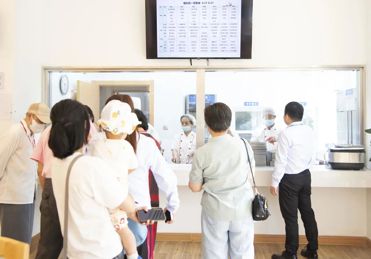 0829_090642_821.jpg 0829_090642_821.jpg