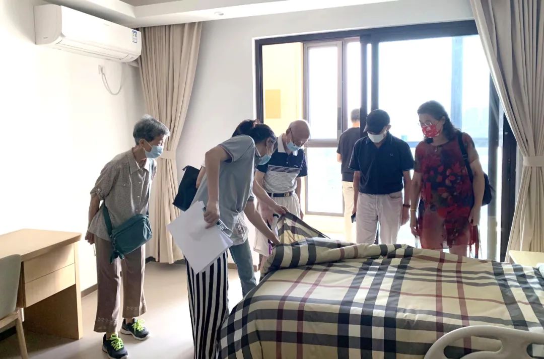 0904_143800_917.jpg 0904_143800_917.jpg