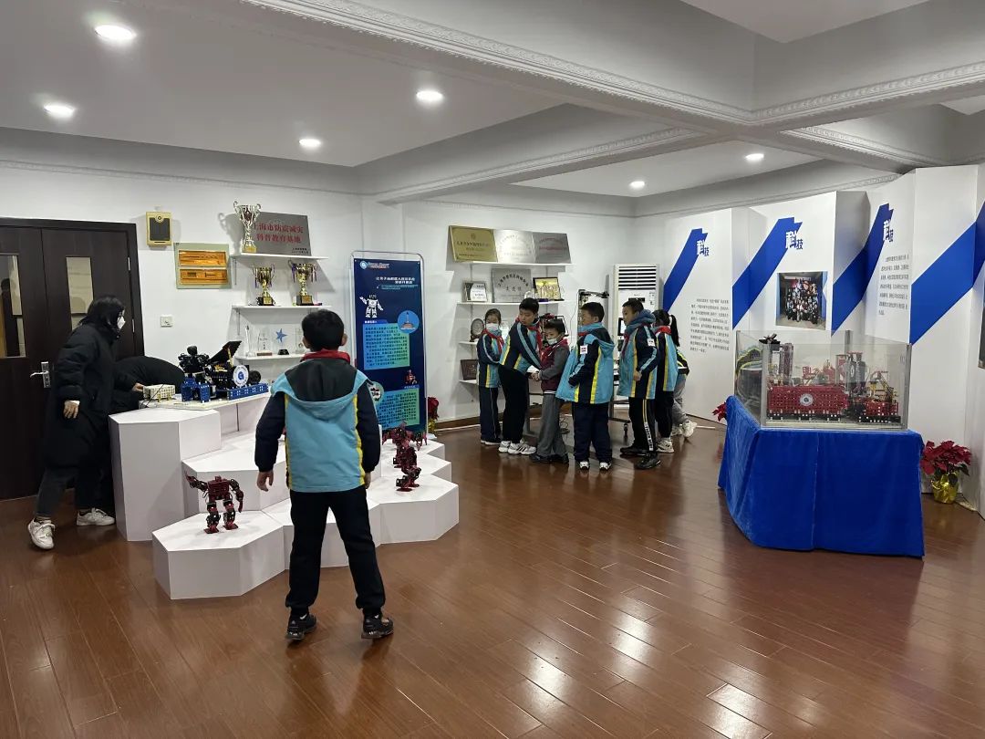 1226_082756_512.jpg 1226_082756_512.jpg