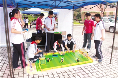 30165805euxe.jpg p2_b.jpg