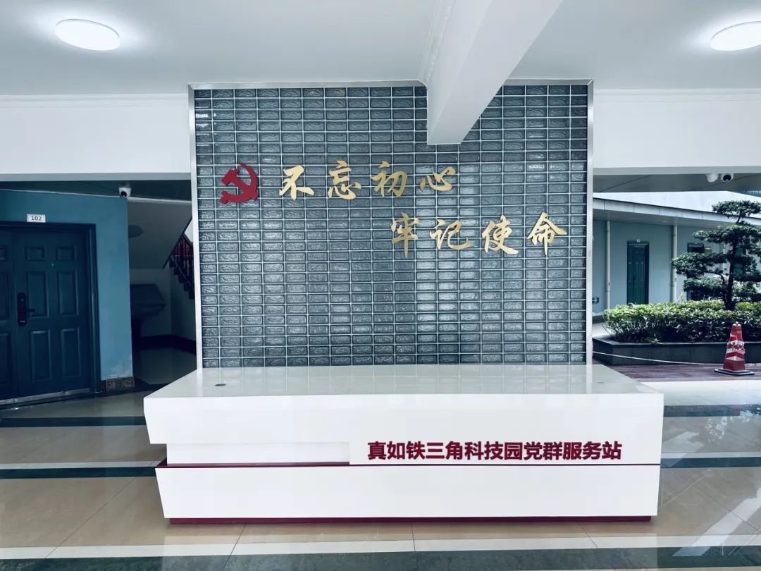 0904_153723_874.jpg 0904_153723_874.jpg