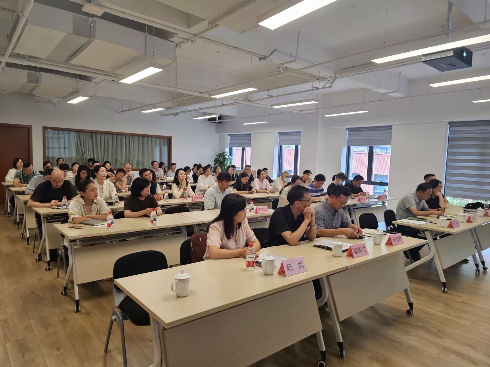 医讯速达｜从项目式服务到站点式对接——普陀区深入推进商务楼宇从业人员健康保护工作
