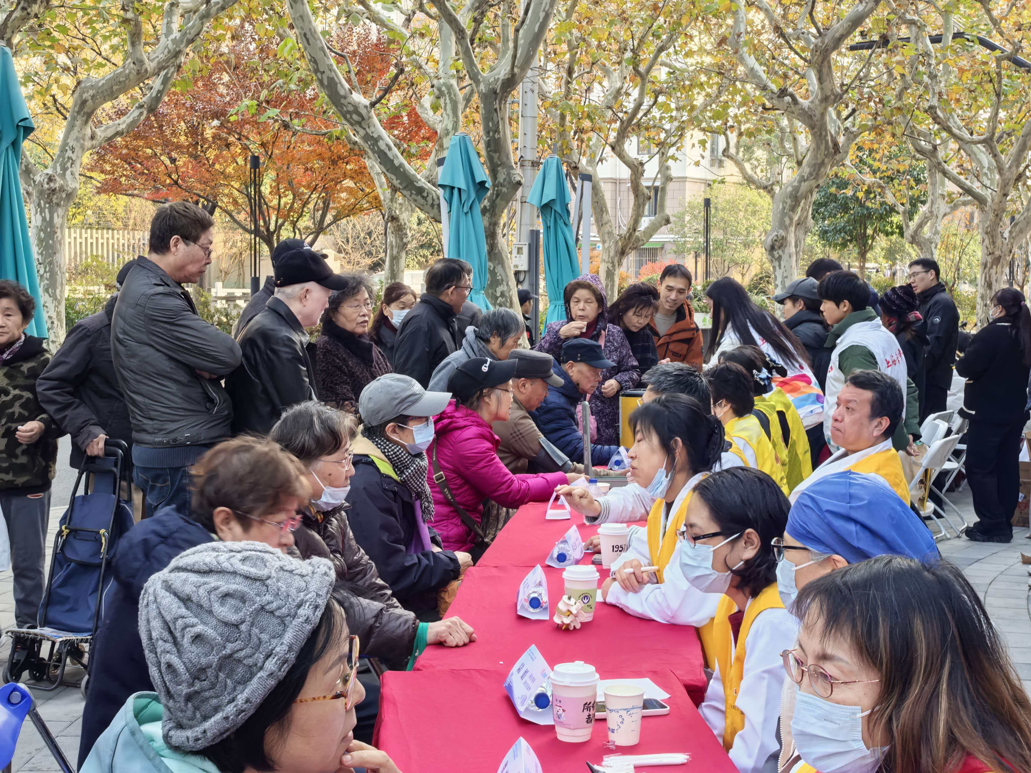 同心医+｜暖冬“医”线志愿红！普陀卫生人这样解锁“12·5”的N种温暖打开方式