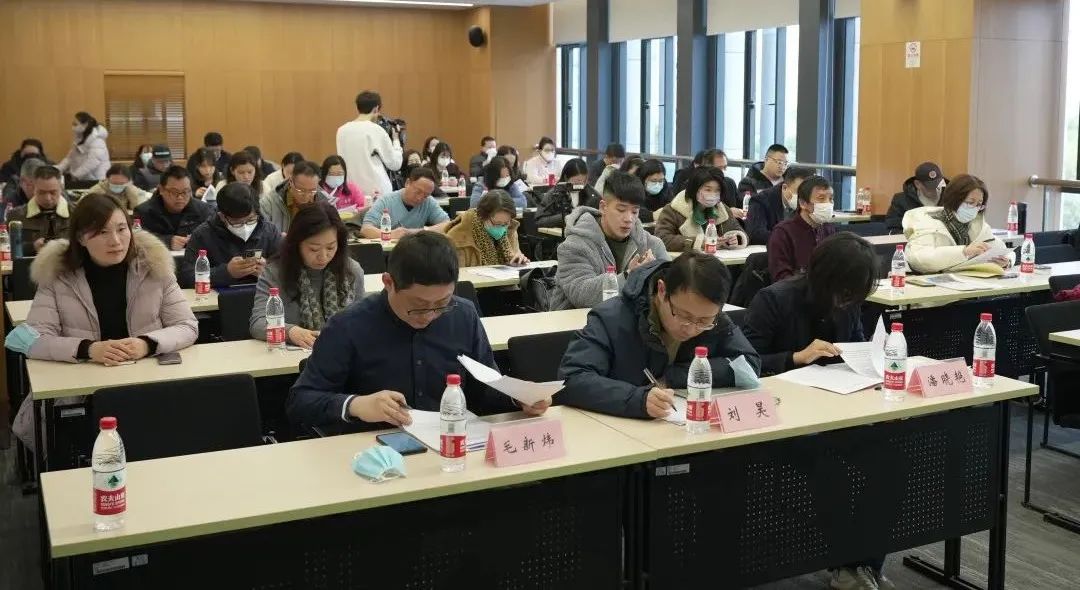 0228_164400_694.jpg b.jpg