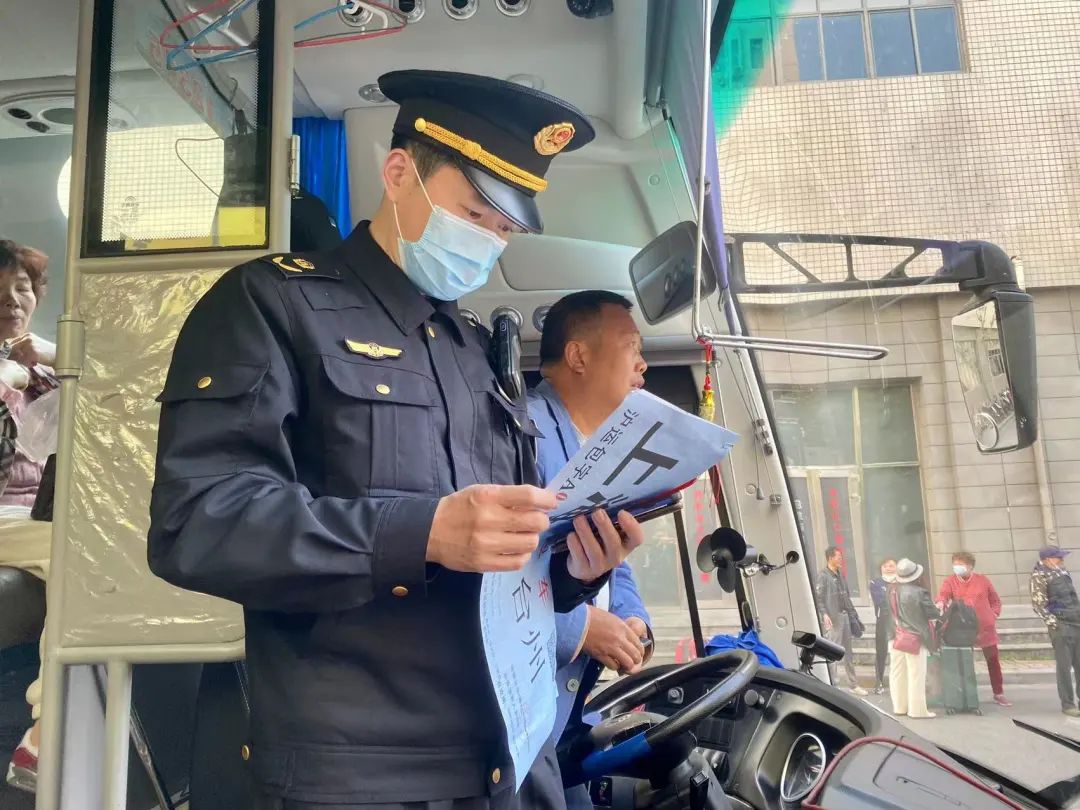 0428_144020_245.jpg g.jpg