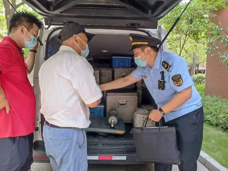 0727_131921_717.jpg 0727_131921_717.jpg