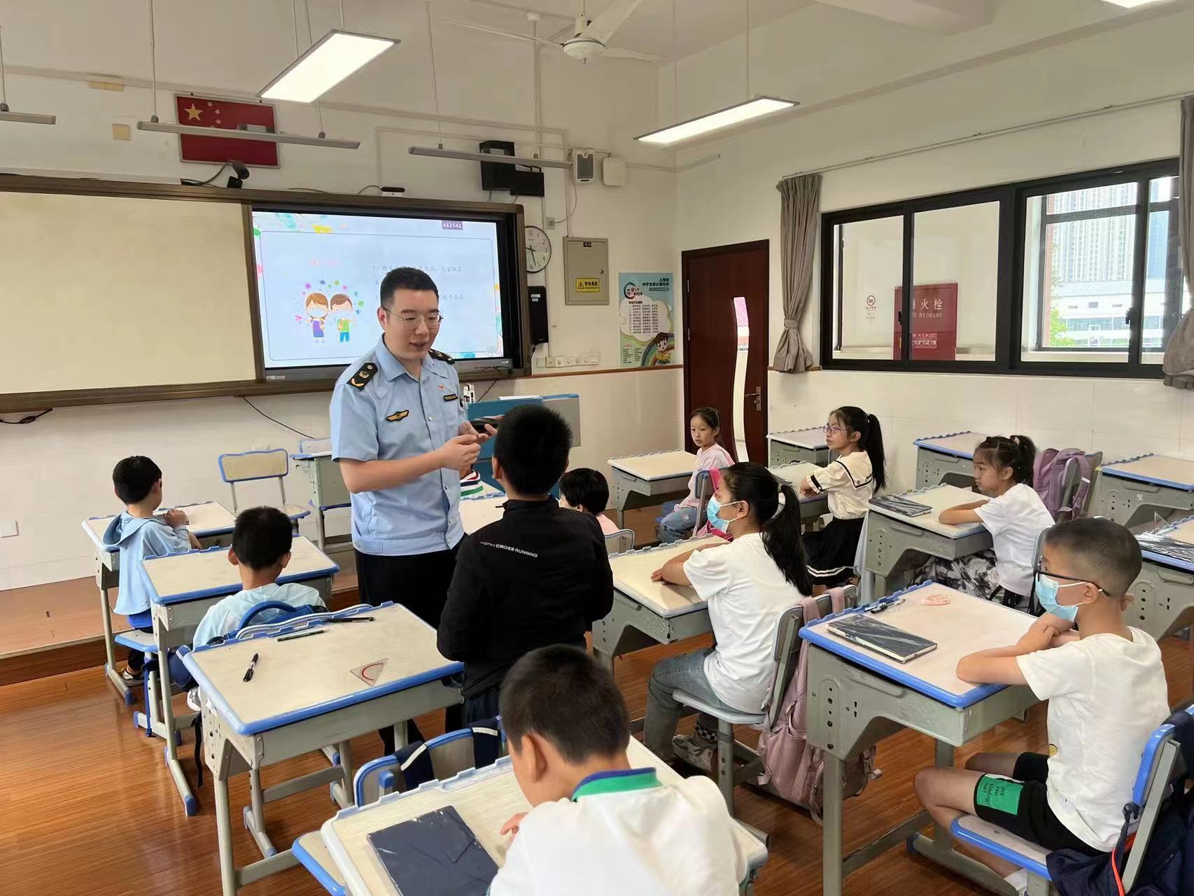 0727_131955_335.jpg 0727_131955_335.jpg