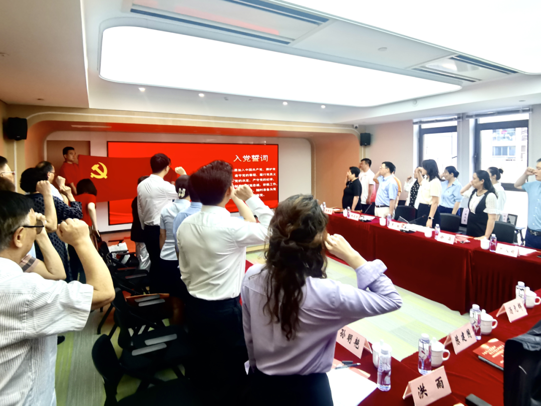 0731_142152_418.jpg 0731_142152_418.jpg