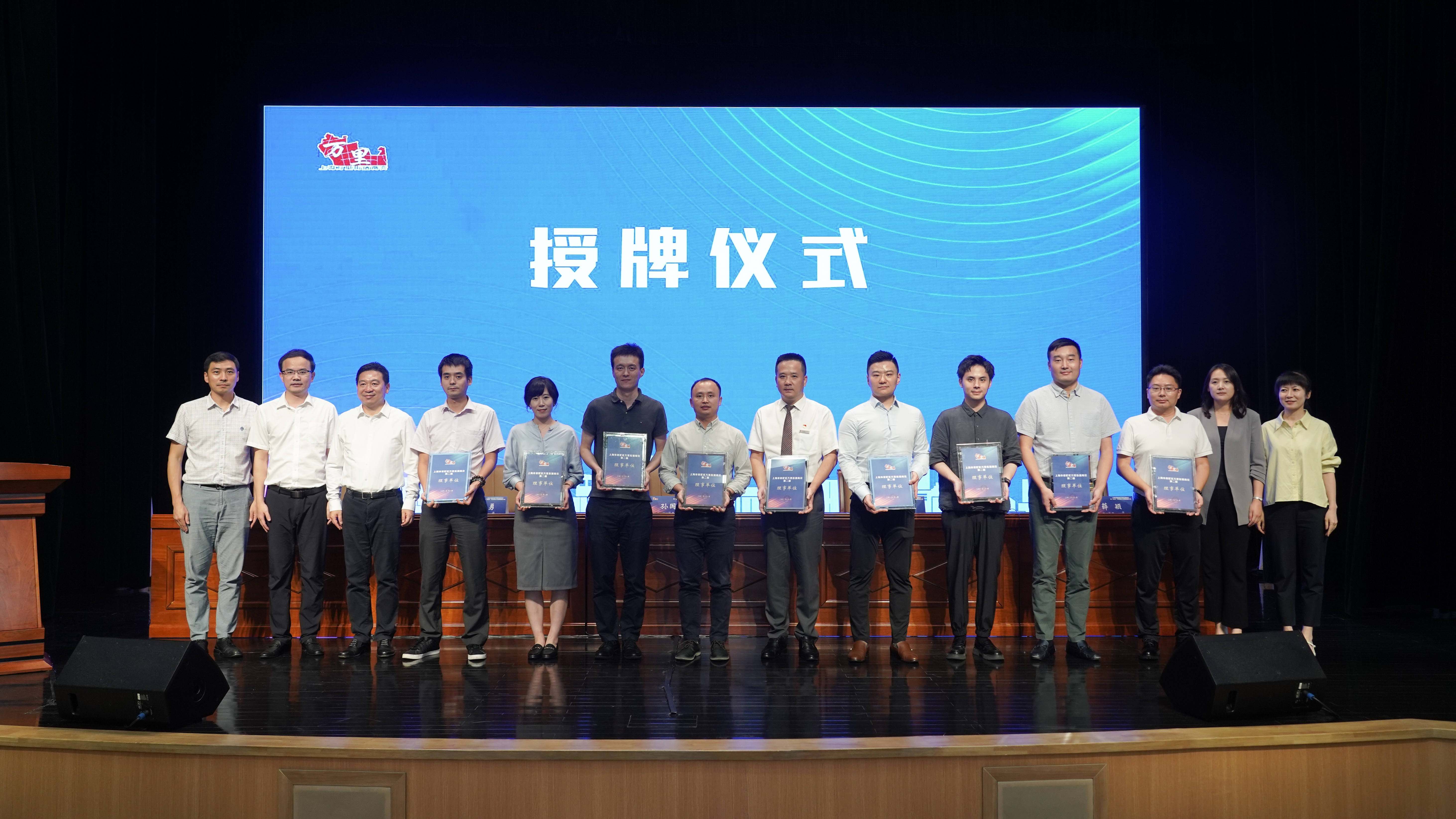 0822_121732_593.jpg 0822_121732_593.jpg