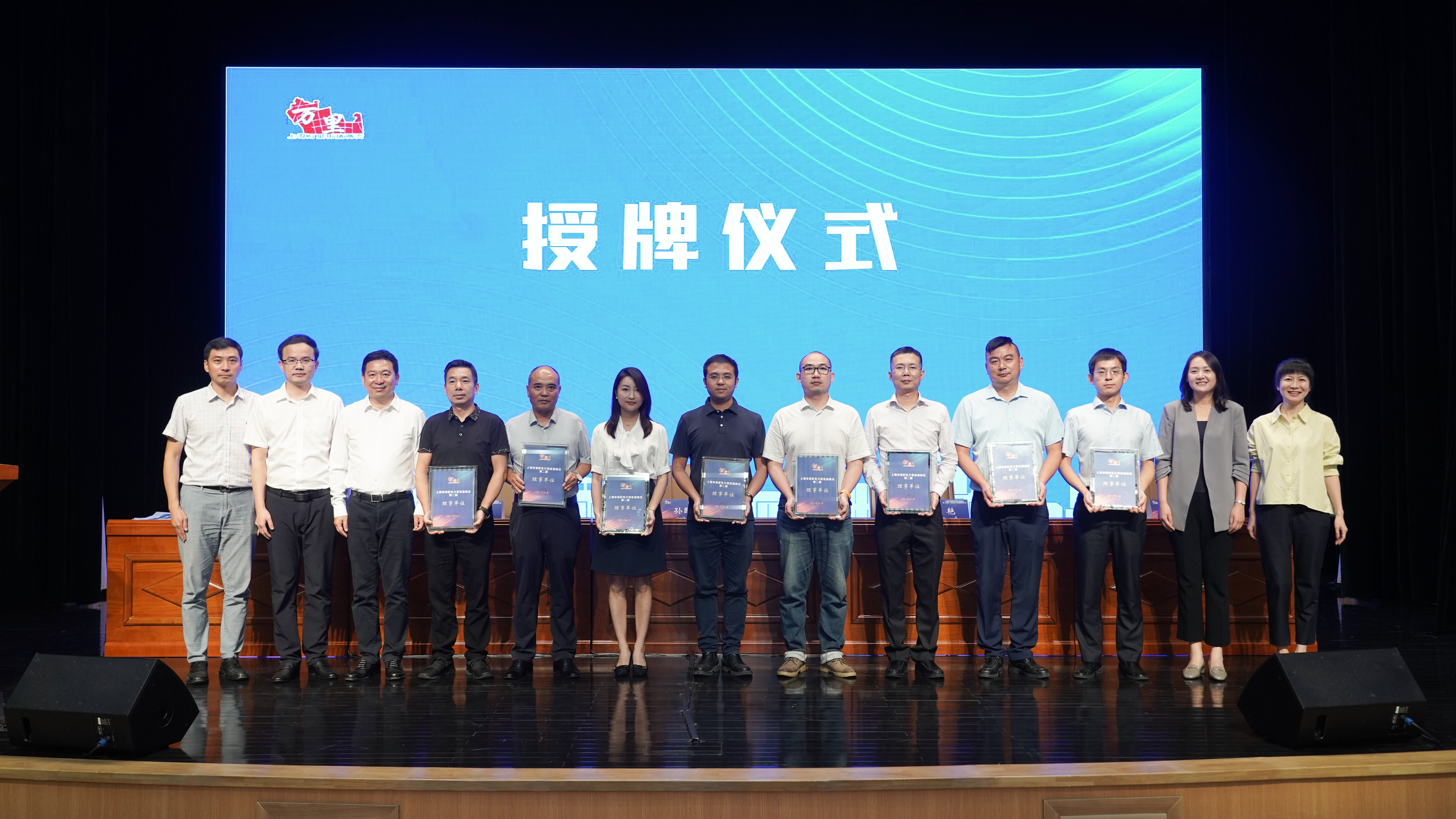 0822_121732_467.jpg 0822_121732_467.jpg