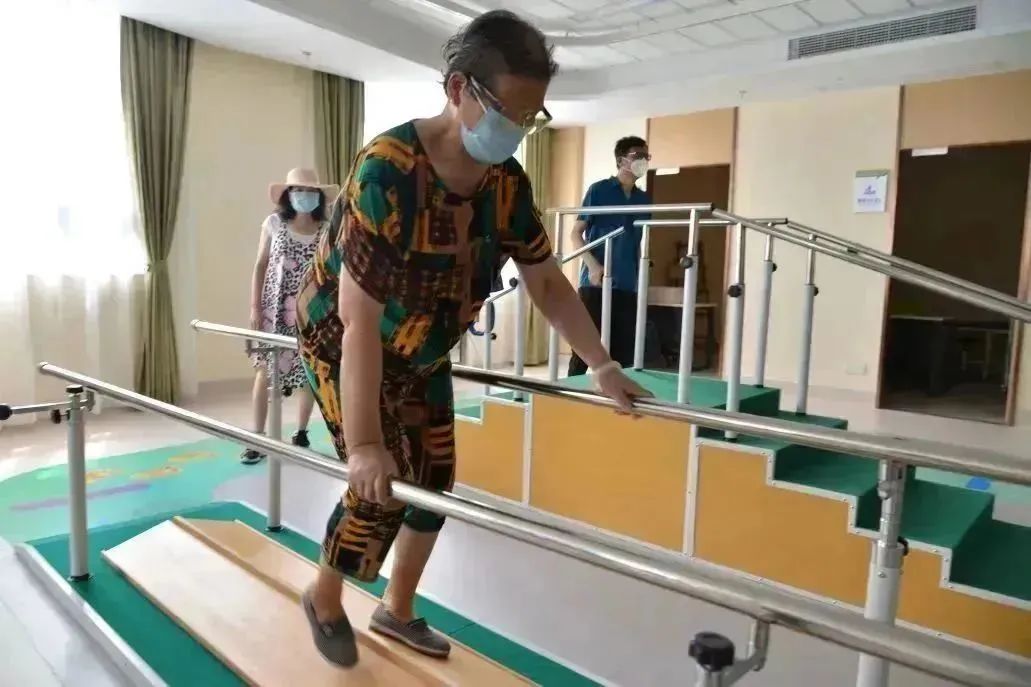 0915_152431_813.jpg 0915_152431_813.jpg